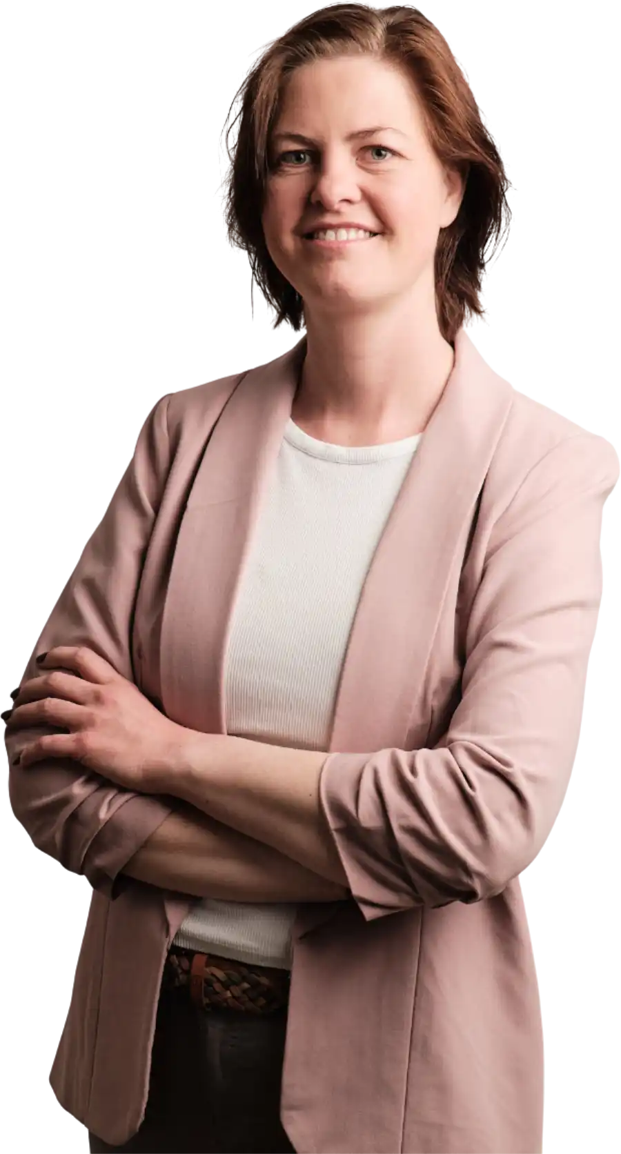 Christine Glade steht vor Bürohintergrund und symbolisiert strukturierte Buchhaltung ohne Chaos und Papieraufwand.